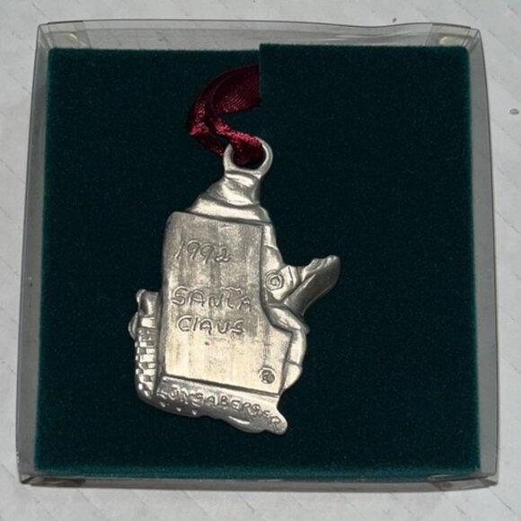 Vintage Longaberger Commemorative Santa Collection Pewter Ornaments - Box of 4 - Picture 6 of 15